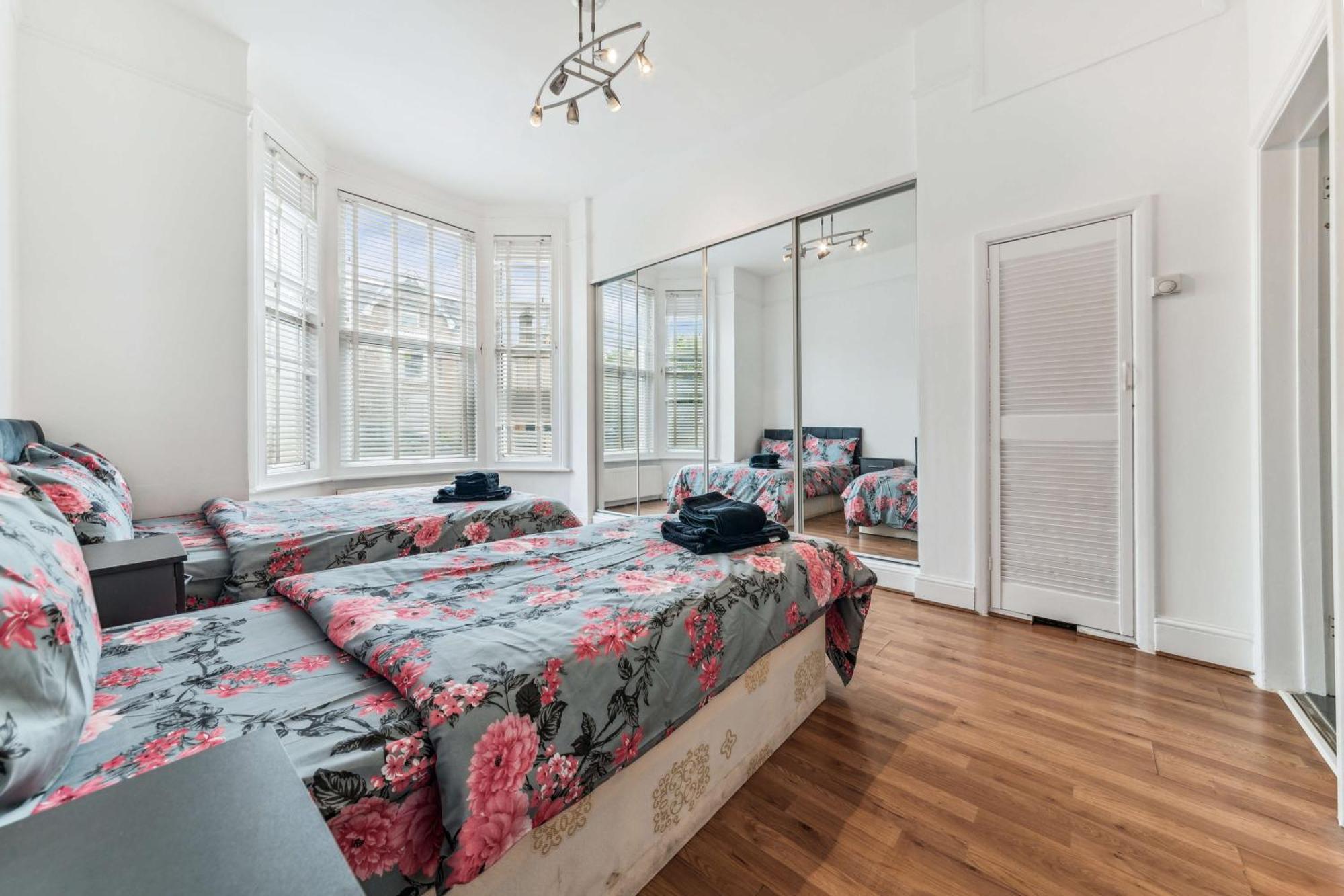 Cozy Wimbledon Apartment London Bagian luar foto