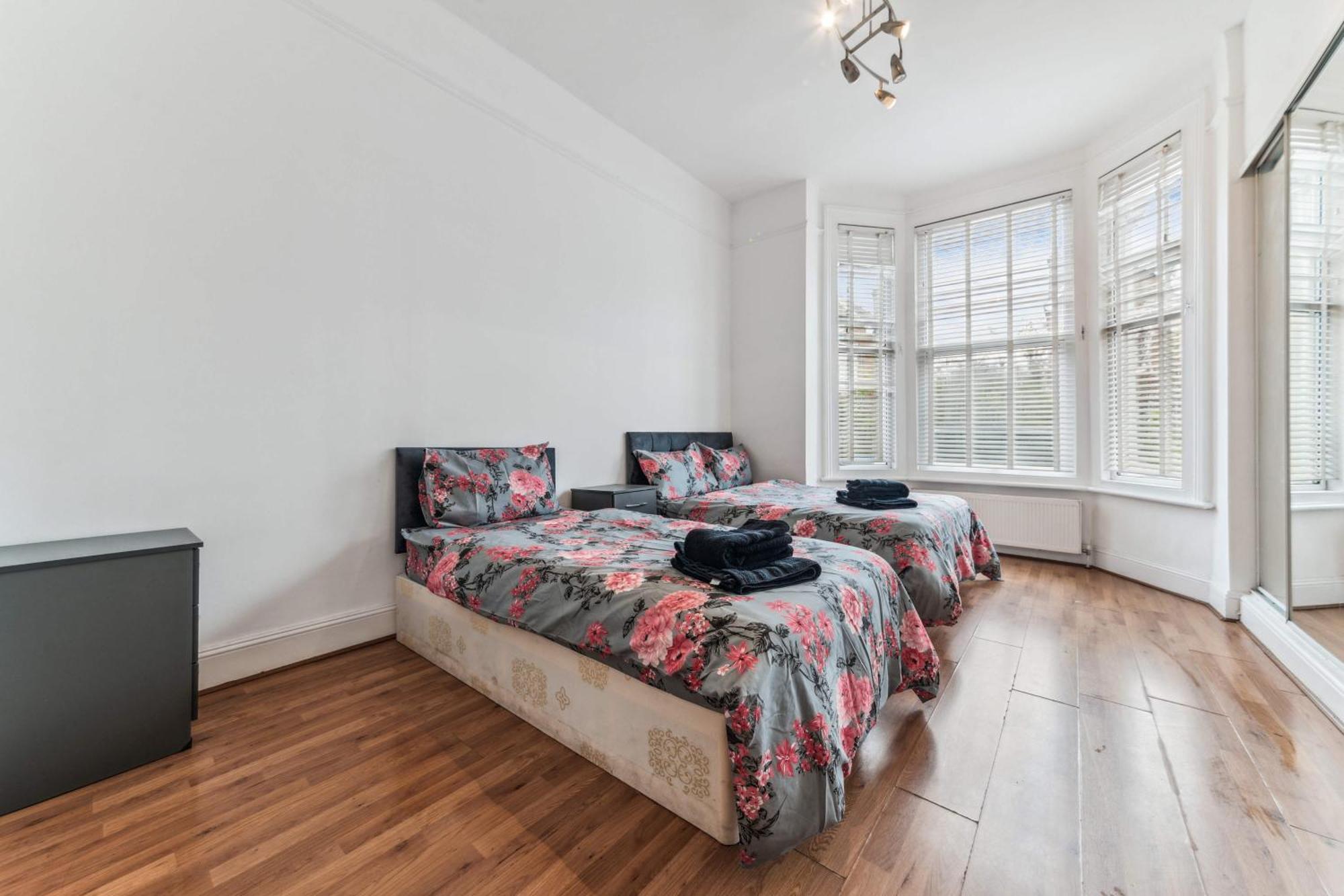 Cozy Wimbledon Apartment London Bagian luar foto